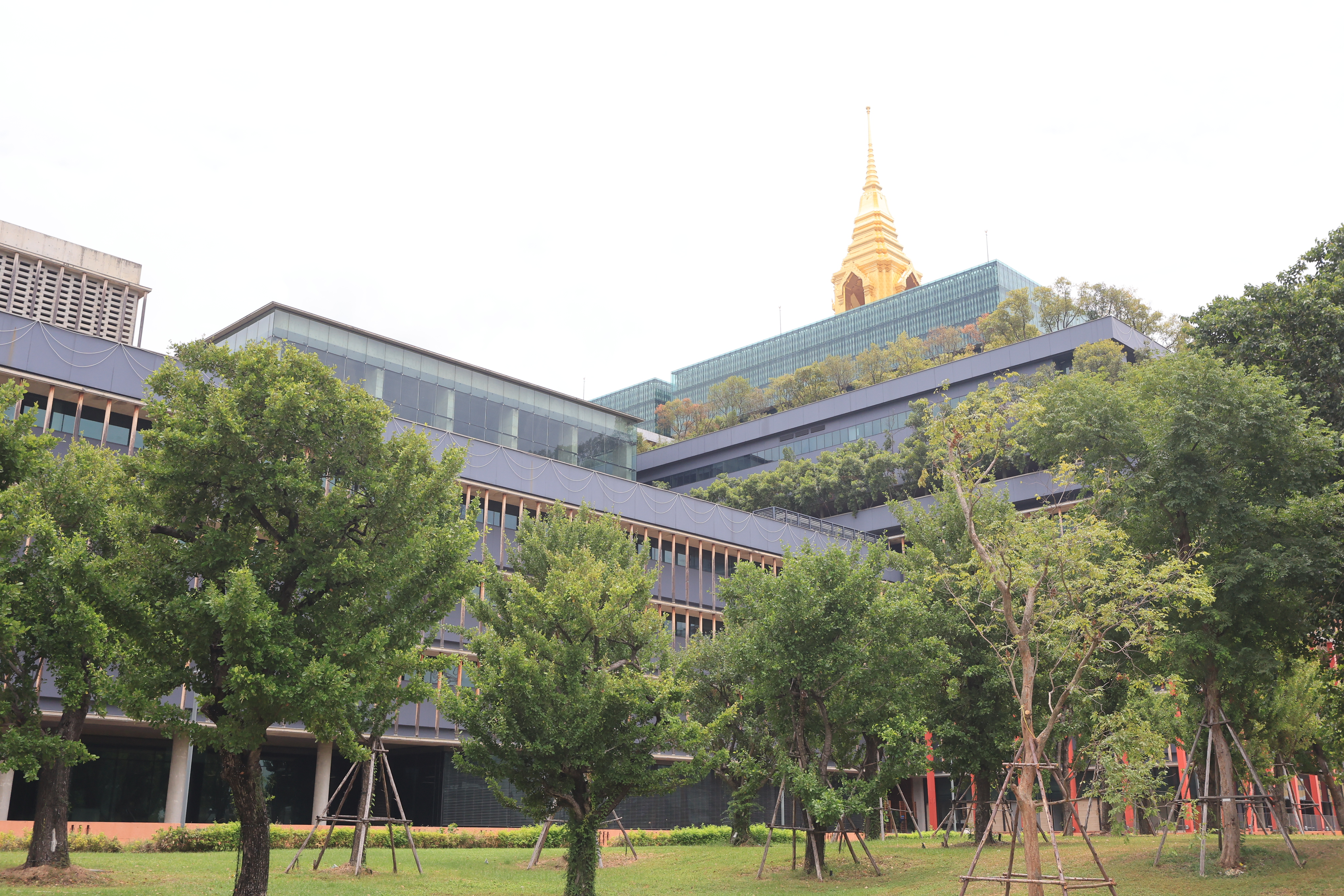 title - ส.ป.ก. ร่วมจัดงานนิทรรศการเฉลิมพระเกียรติพระบาทสมเด็จพระเจ้าอยู่หัว เนื่องในโอกาสมหามงคลเฉลิมพระชนมพรรษา 74 พรรษา 28 กรกฎาคม 2569 “ตามรอยเบื้องพระยุคลบาท น้อมสํานึกในพระมหากรุณาธิคุณ”